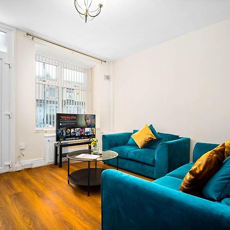 伯明翰3 Bed House For Contractors & Families And Free Parking别墅 外观 照片