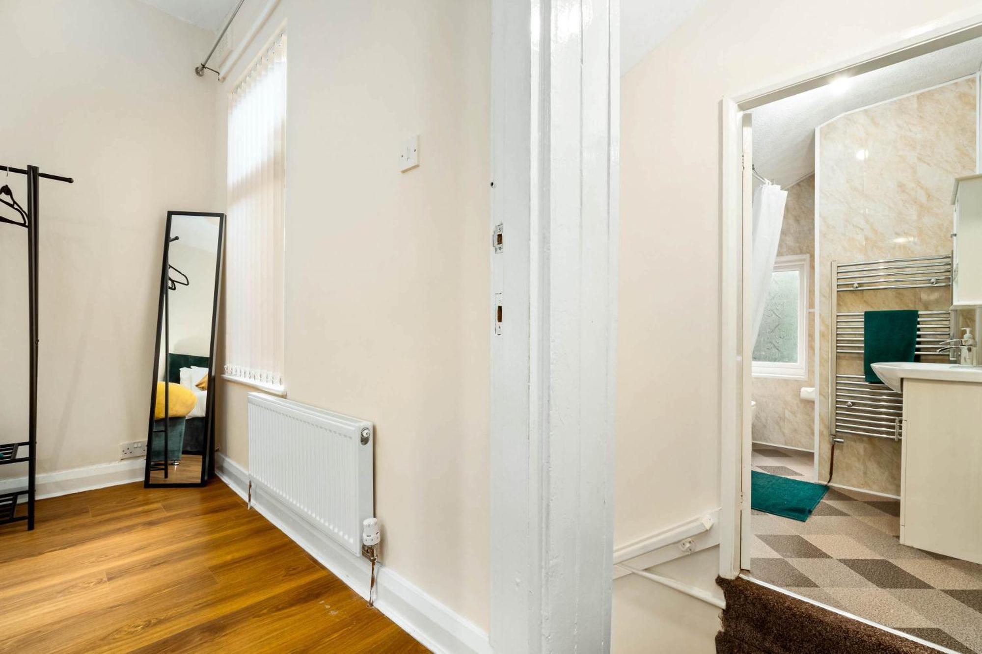 伯明翰3 Bed House For Contractors & Families And Free Parking别墅 外观 照片