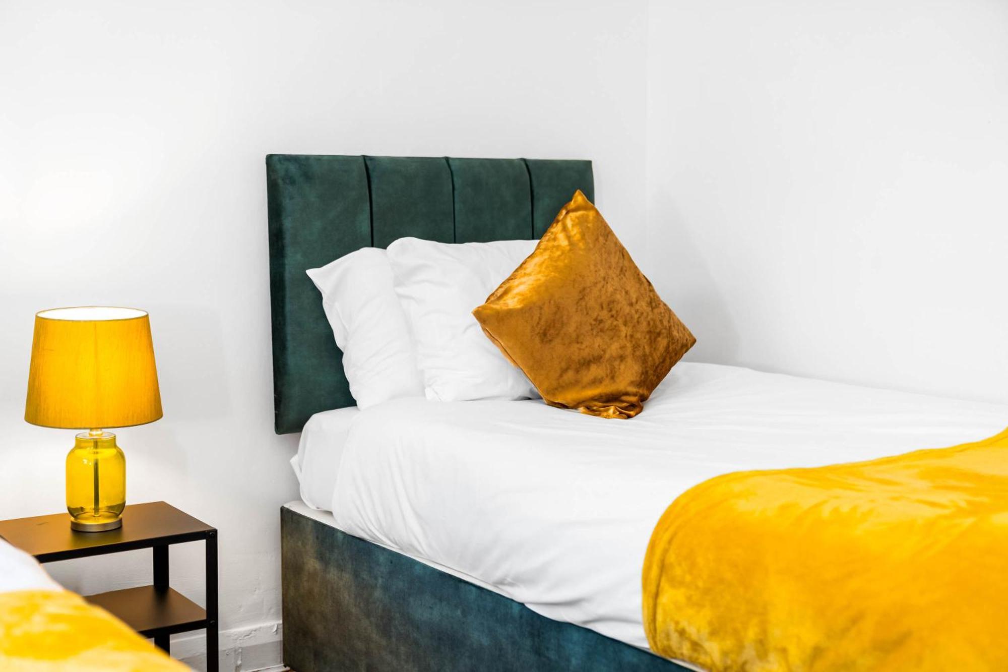 伯明翰3 Bed House For Contractors & Families And Free Parking别墅 外观 照片