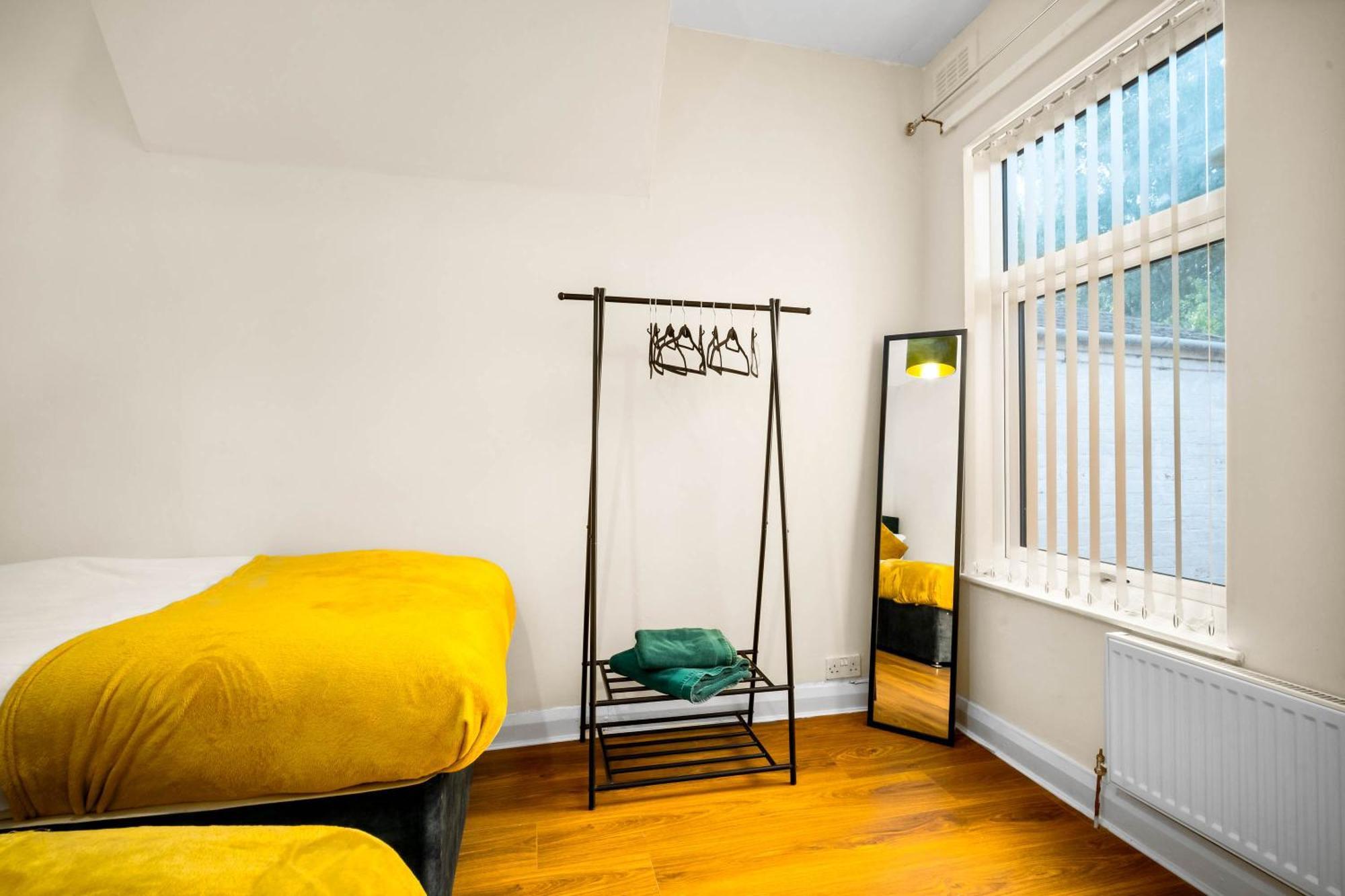 伯明翰3 Bed House For Contractors & Families And Free Parking别墅 外观 照片